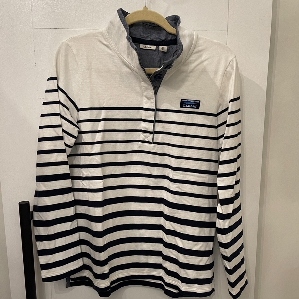 LL Bean navy/sea salt pullover sweatshirt classic M